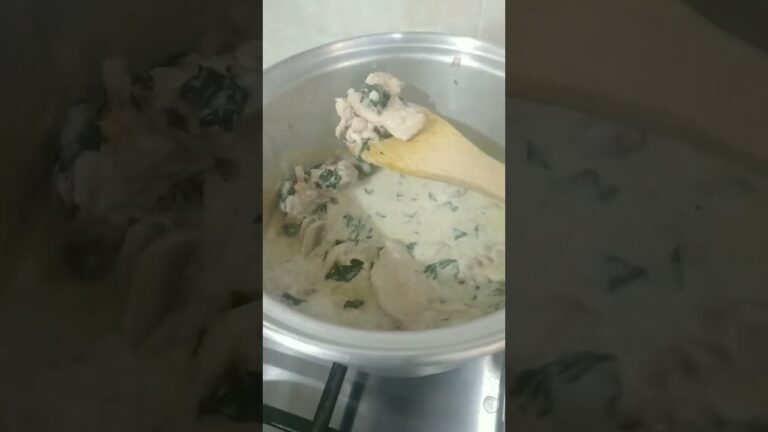 Creamy Parmesan garlic mushroom chicken #viralvideo #ytshort