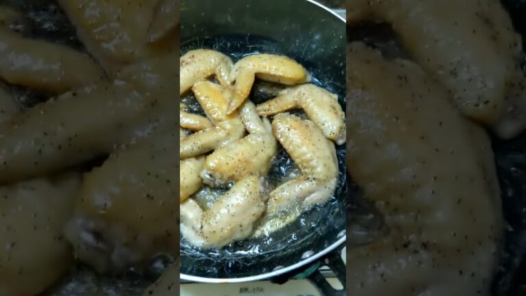 手羽先素揚げ撮影中👨‍🍳🍗ポン!パン🧸!