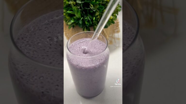 “Easy Banana and Blueberry Smoothie!” Perfect for busy mornings #smoothie #viral #fypyoutube #recipe