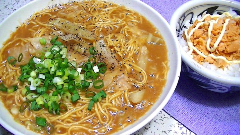【一人deごはん】Let’s eat！北海道・銀波露「とんこつ醤油ラーメン」＆紅鮭ほぐし身缶で「マヨ鮭ごはん」