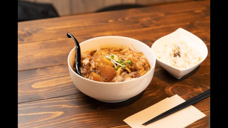 [VR180]豚バラ大根カレーうどん（ ボンガズカレー&ダイニング / 東京 立川 ）