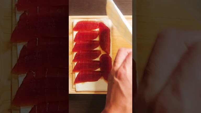 寿司職人が作る！【マグロの漬け】〜わさびねぎで緑も鮮やか〜本編では、さらに詳しい作り方を紹介しています🌟