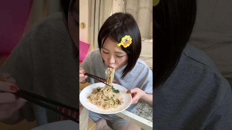 悪魔の無限そうめんが旨すぎる飲酒女　＃そうめんレシピ　#shorts