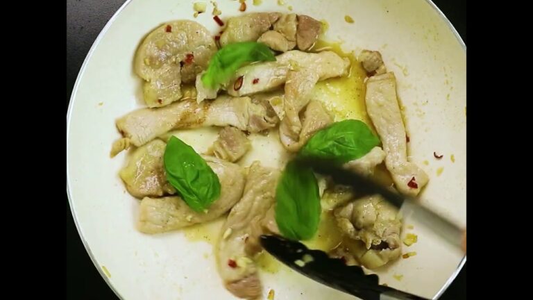 バジルの風味がアクセント ポークソテーご飯 ｜ moguna[モグナ]
