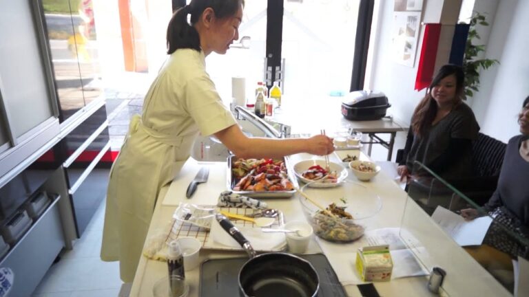 松井産業リフォーム館の料理教室にご参加いただきありがとうございました!①鮭といろいろ根菜の南蛮漬け②しめじ,菊花,春菊のおひたし③ひじきと桜えびの炊き込みご飯④豆乳プリンをつくりました!