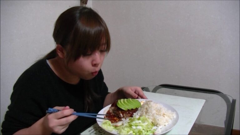 【栄養いっぱい】アボカドハンバーグプレート【大盛り】