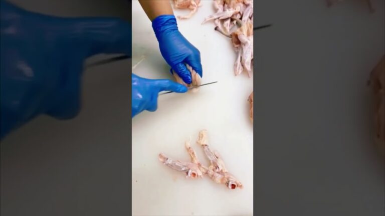 手羽先でチューリップ作ってるところ#鳥治物産株式会社#鶏肉 #鶏肉レシピ #からあげ#松原市