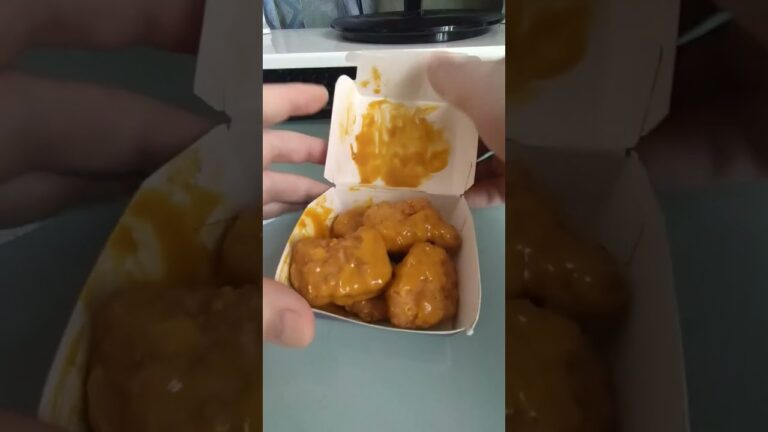 アメリカで大流行中のチキンナゲットの食べ方　#shorts