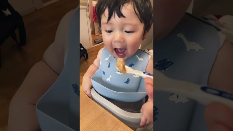 今日の離乳食は大好きな豆腐ハンバーグ❤️