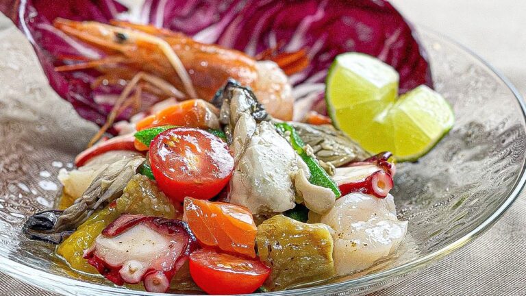 【フルッティ ディ マーレ】魚介類と夏野菜のマリネ、直火で焼いた夏野菜と旬の魚介類をオリーブオイルやライムでマリネ【牡蠣】【牡蠣の潮煮】【末永海産】