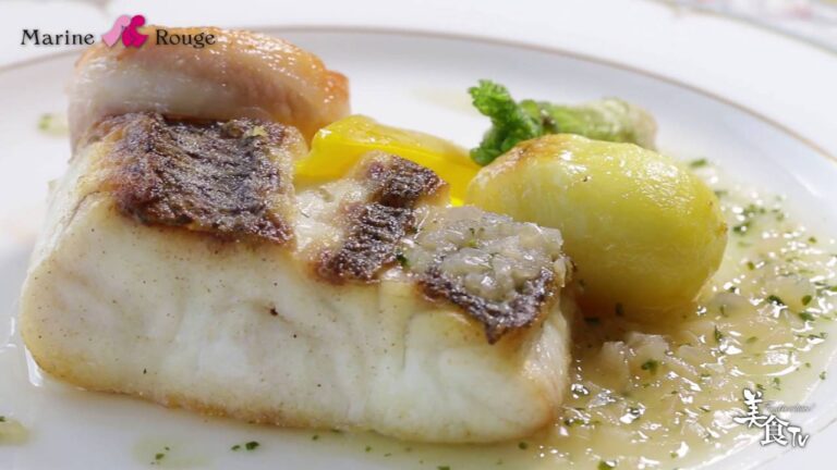 船上のフレンチランチ マリーンルージュ「海のフレンチ～皮はパリッ、身はふっくらの絶品。真鯛のソテー」横浜港の景色も存分に楽しめるランチクルーズ