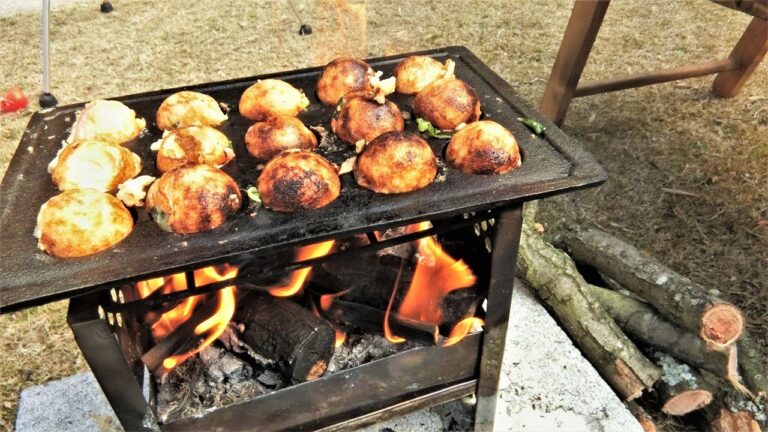 復活の古鉄板＆焚き火で、たこやき焼いてみた。