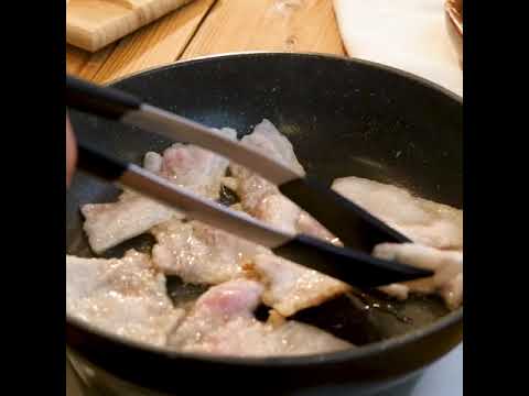 厚切りバラ肉とトマトの青じそ炒め