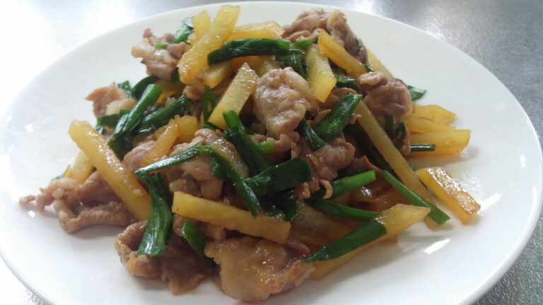 豚肉とじゃがいものニラ炒め