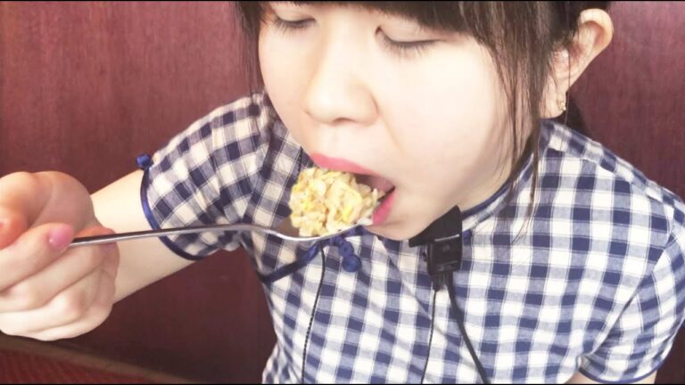 【ツナマヨ炒飯】Fried rice with mixture of mayonnaise and canned tuna. お昼の賄い