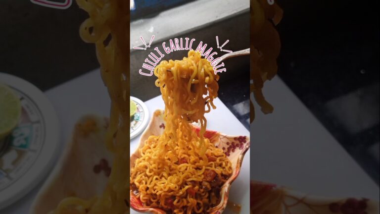 chilli garlic maggie 🤤 #chilligarlicmaggie #maggie #latenightcraving#ytshorts #viralshorts #foodasmr