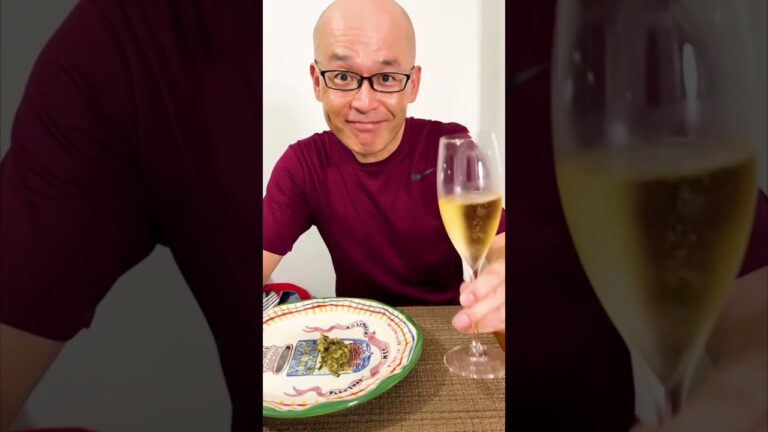 【ハワイで生活する50男】スパイシー スピナッチ（スパイシー ほうれん草）作り方 シャンパン 楽しむ #shorts