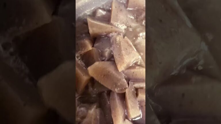 #こんにゃくは下茹でして下さい。ザルに受ける時火傷しない様に。アク抜きが必要です。