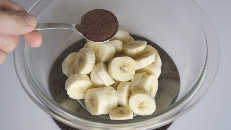 【1600万回再生】満足！バナナをコーヒーで泡立てるケーキのレシピをアレンジして作って食べる