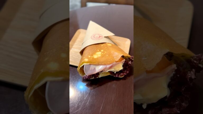 生ハムとクリームチーズのクレープ「色んなものをクレープで包む男」