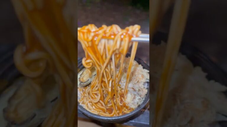 デミグラスソースと蕎麦つゆで食べる天ぷら蕎麦#shorts