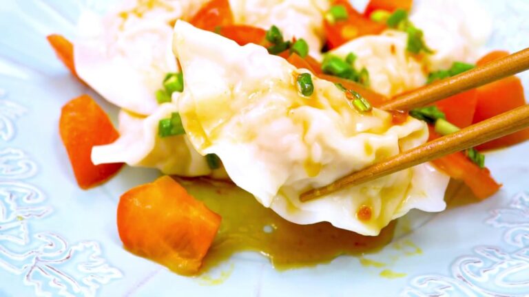 つるんと冷たく 水餃子のトマト仕立て