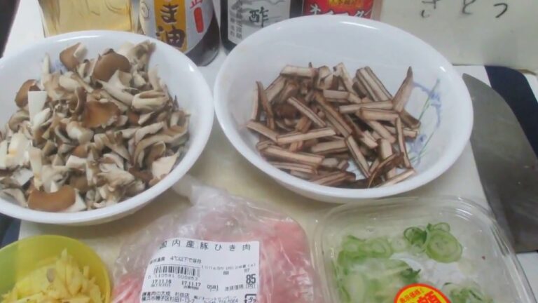 舞茸と挽き肉のそぼろ