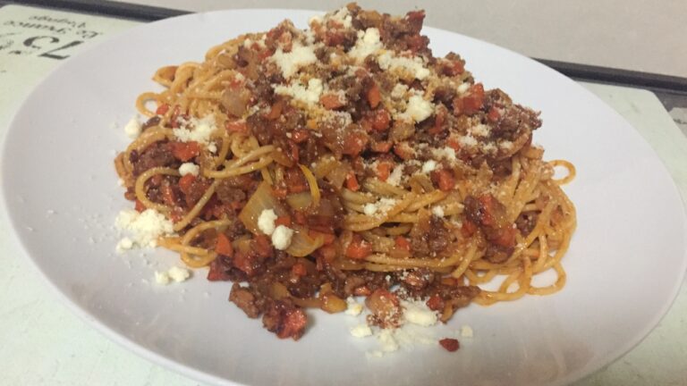 【ソースたっぷり】ボロネーゼ風パスタ【牛肉の旨味マックス】