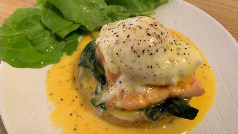 浪人留年大学生の「ほうれん草とサーモンのエッグベネディクト」