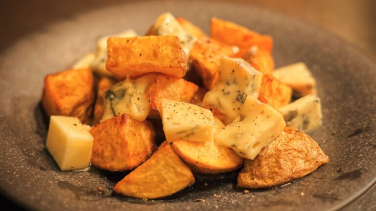 【ブルーチーズのじゃがバター】ワインに合う簡単おつまみレシピ！Potato with butter&blue cheese