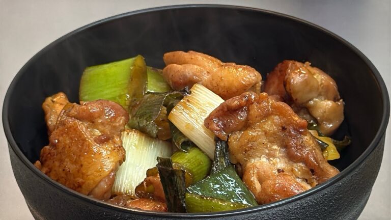 🔥 鶏ももと焼きねぎの甘辛照り焼き🍚白ごはんが止まらない一皿❗️