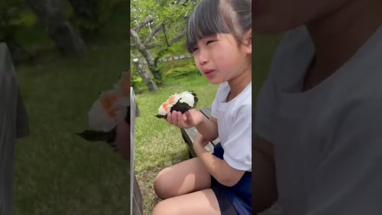 虫🐛を怖がるまりちゃんいずちゃん😂　キャー😱と叫びまくる🕷 まりちゃんいずちゃんチャンネル　#shorts