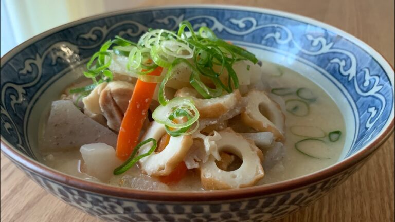 お昼ごはん😃　粕汁