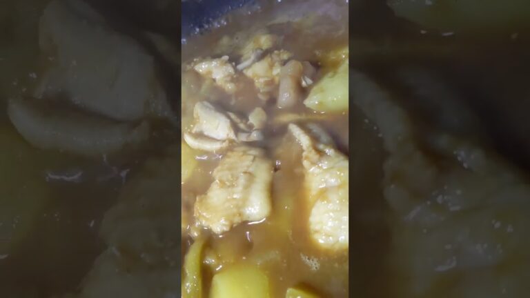 【ドライブ飯】夏カレー🍛白茄子🍆ピーマン🫑玉葱🧅鶏肉🐣雑穀米🍳 #カレー