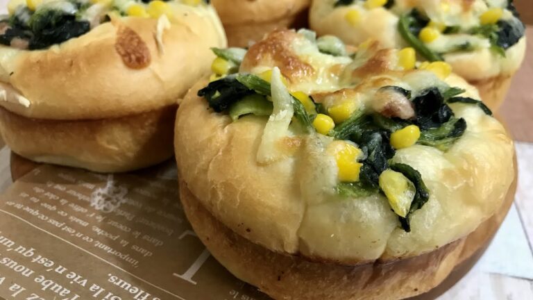 【ほうれん草ミックスのチーズパン】まったりお家カフェ！ほうれん草とチーズの美味しいパン！【パン作り】