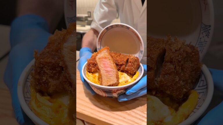 【衝撃】卵で閉じないデカ盛りカツ丼！カツのサクサク感を堪能できる極上どんぶり【とんかつ一：新宿】