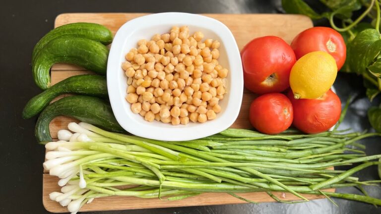 Have a Glowing  skin with this delicious, healthy Mediterranean salad😋