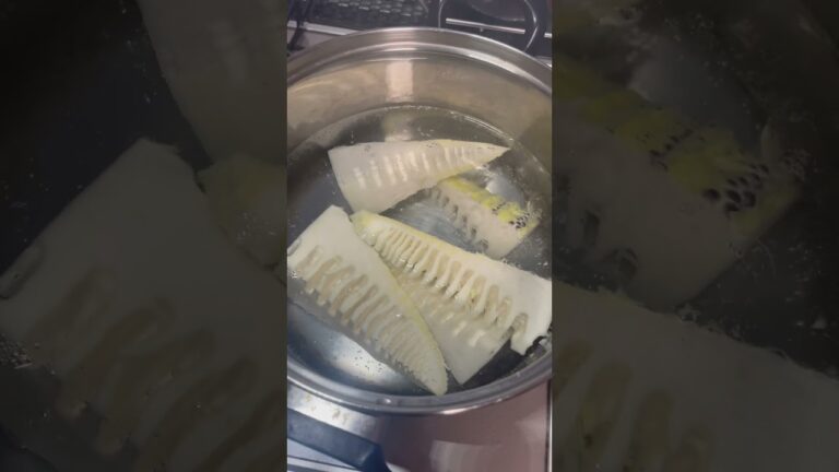 筍を茹でてお刺身でいただきます😋/Boil bamboo shoots and serve as sashimi.