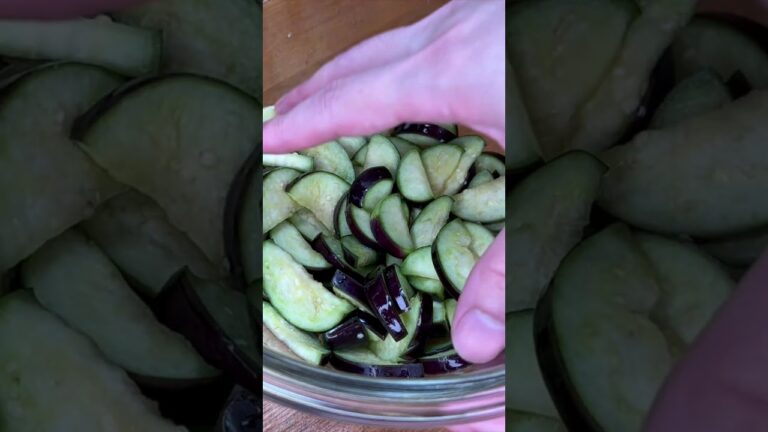 なすと大葉の簡単レシピ【漬け置き時間ゼロ、すぐ食べれる！】切って和えるだけ！簡単漬物でご飯が止まらない！絶品おかずの作り方/なすレシピ/漬物レシピ/浅漬け/作り置きおかず/お弁当おかず#shorts