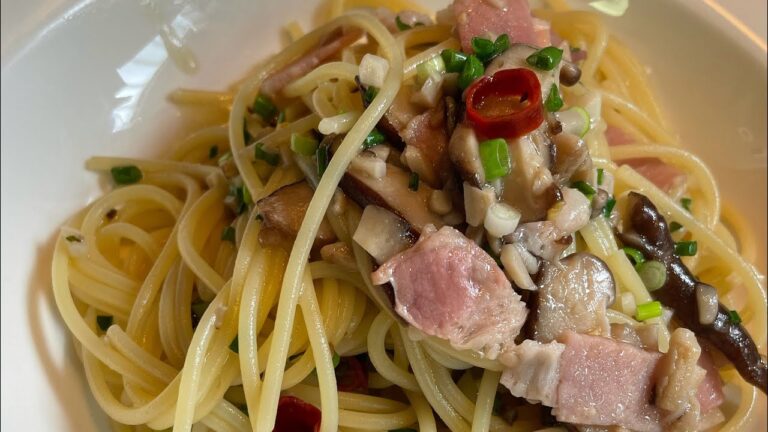 冷蔵庫の余り物を使ってペペロンチーノ🍝