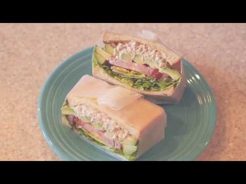 具だくさんツナマヨとアボカドのトーストサンドの作り方 HOW TO MAKE A TUNA AVOCADO TOMATO SANDWICH
