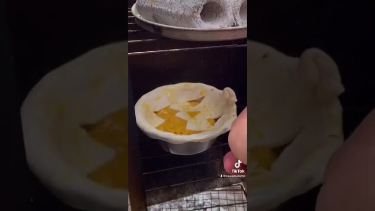 シェラカップでパンプキンパイ。ハロウィンだから。