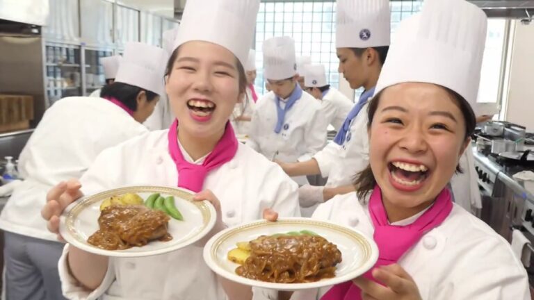 ハンバーグ・ステーキ ソース・リヨネーズ