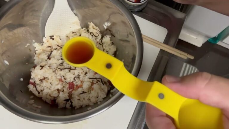 おにぎり作ります🍙　梅干し　塩昆布　おかか