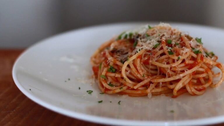 アメリカン・ミート 肉料理の付け合わせ トマトパスタ