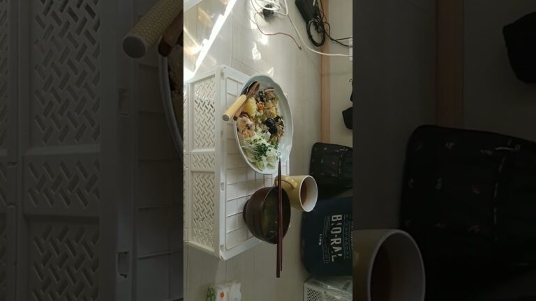 じゃがいもとわかめのおみそ汁っ💕💦💖🌳🌳🌳🌳🍑🍑🐦🐤🐦🌳。ごはんですよ～。