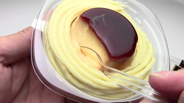 【セブンイレブン】さつまいもクリームのプリンケーキ-Pudding cake of the sweet potato cream