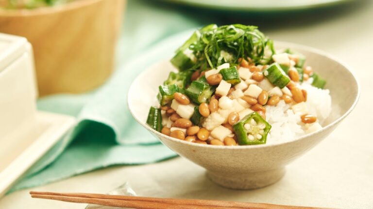 さっぱりドレッシングで！オクラと納豆のヘルシーねば丼