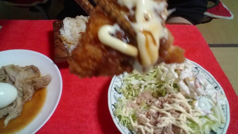 【めし日記】肉厚シャケのり弁とレンチン焼肉風とツナマカロニサラダを食べてみた。