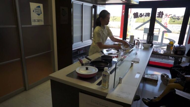 松井産業リフォーム館のクッキングスクールにご参加いただきありがとうございました!①鮭といろいろ根菜の南蛮漬け②しめじ,菊花,春菊のおひたし③ひじきと桜えびの炊き込みご飯④豆乳プリンをつくりました!②